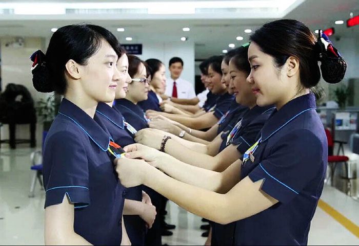 浦發銀行員工工作服圖片